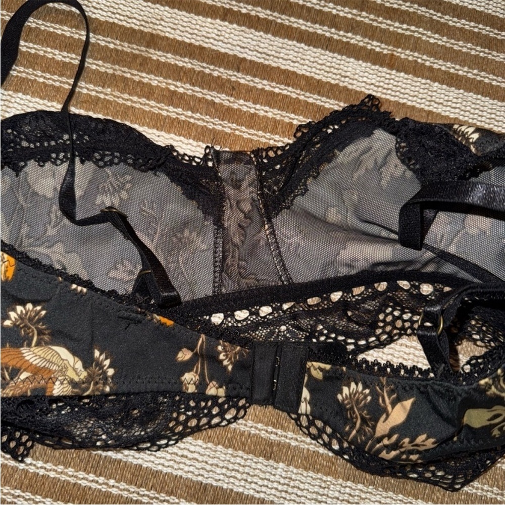 Spell & The Gypsy NEW Rosa Spanish Detail Floral Lace Bralette Black Coal Size L - Picture 7 of 7